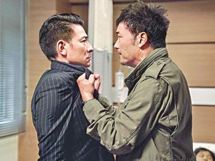 華仔（左）在新片中飾演前黑社會成員，與飾演緝毒總警司的苗僑偉有不少對手戲。華仔（左）早前應導演要求，用真刀拍攝一場斬古仔手指戲份。