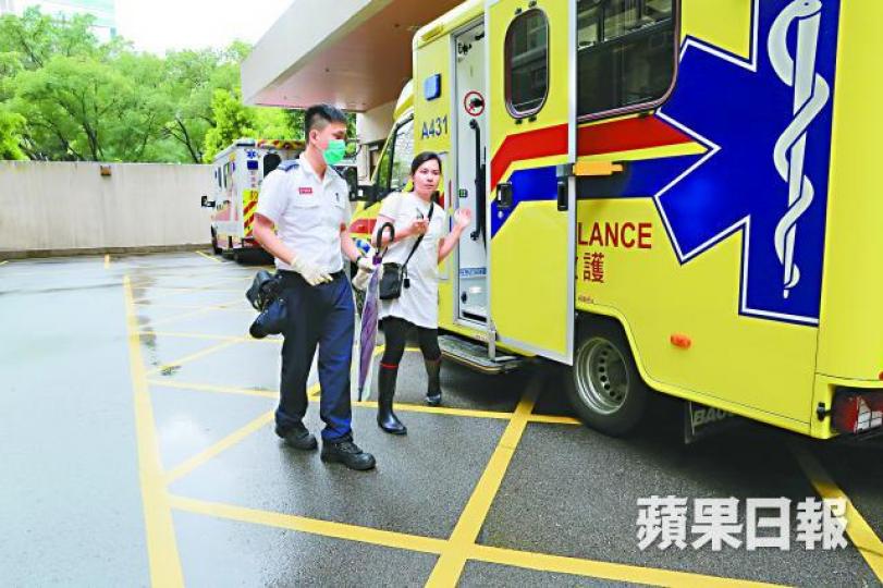 險吞下螺絲的林小姐送院檢查。荃灣千色匯名苑酒家有燒賣藏有螺絲。涉事螺絲長約一厘米。 險吞下螺絲的林小姐送院檢查。荃灣千色匯名苑酒家有燒賣藏有螺絲。涉事螺絲長約一厘米。