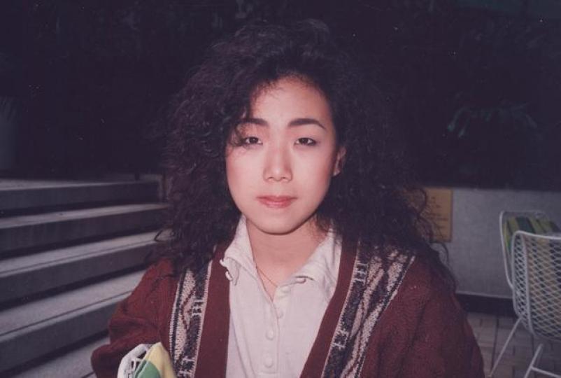 跟憶蓮是在商台相逢相知。原來一樣好早出道捱世界，她是二台的611，而我是一台新丁。