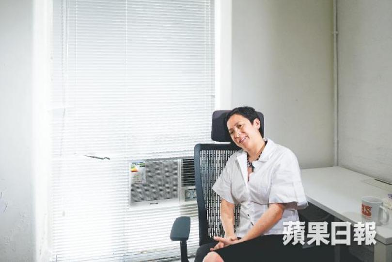 Louisa慶幸仍然有年輕人拒絕遺忘六四。 Louisa慶幸仍然有年輕人拒絕遺忘六四。