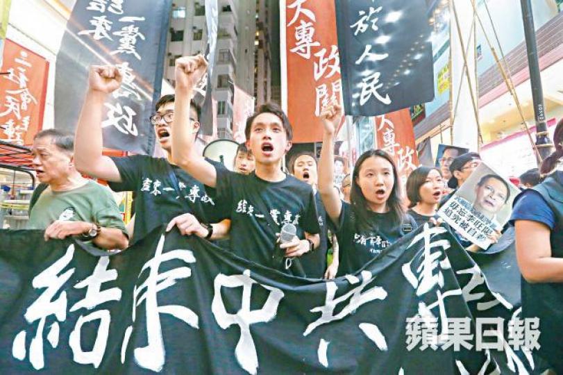 港大民研顯示,年輕人支持平反六四的比率在各年齡群組中最高。資料圖片 港大民研顯示,年輕人支持平反六四的比率在各年齡群組中最高。資料圖片