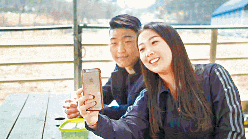 南韓不少年輕人因為財政或生活壓力而拒絕談戀愛。 南韓不少年輕人因為財政或生活壓力而拒絕談戀愛。