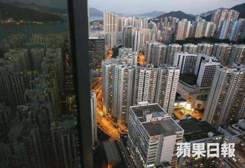 政府實施額外印花稅,導致市場盤源短缺,高價成交頻現。 政府實施額外印花稅,導致市場盤源短缺,高價成交頻現。