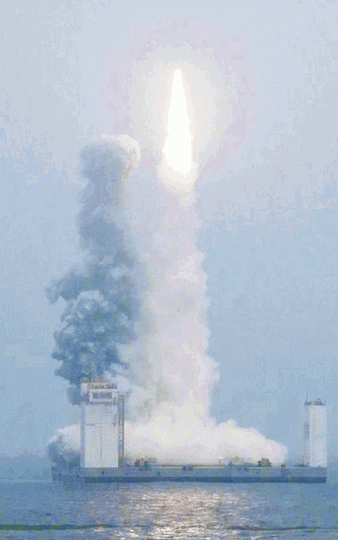 長征11號是中國首次在海上發射的載衞星火箭。 長征11號是中國首次在海上發射的載衞星火箭。