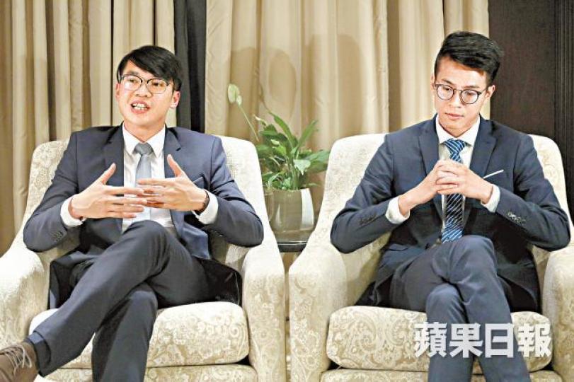 李東昇(左)和黃台仰指,流亡飽受精神折磨,是港人身份令他們堅持。 李東昇(左)和黃台仰指,流亡飽受精神折磨,是港人身份令他們堅持。