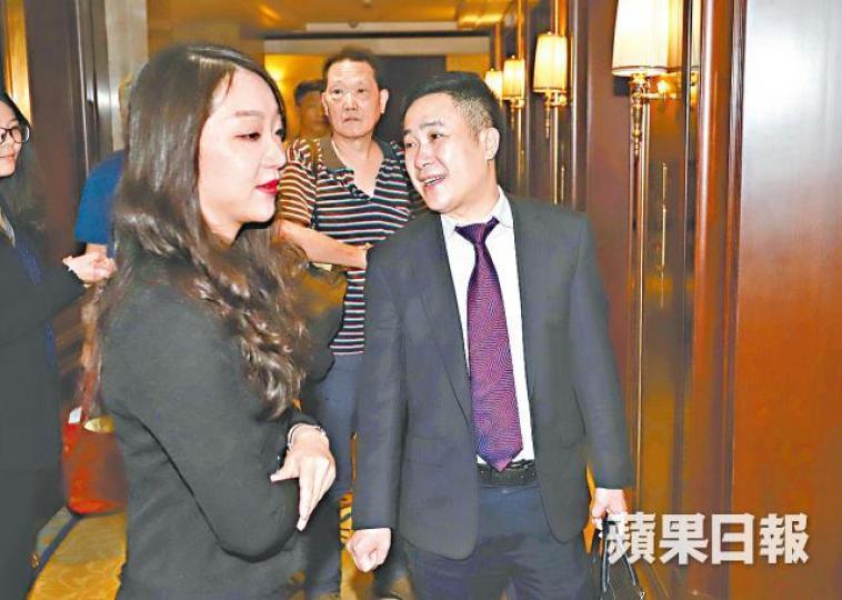 昨早許家印缺席股東會,由首席財務官潘大榮主持大局。譚德潤攝 昨早許家印缺席股東會,由首席財務官潘大榮主持大局。譚德潤攝
