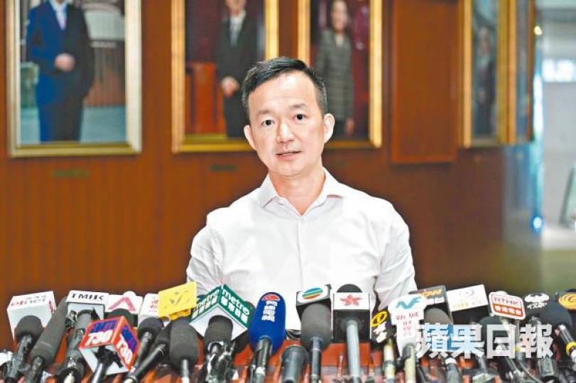 立法會議員陳志全昨指判決為香港的性小眾討回公道。議員梁美芬盼裁決不會影響傳統婚姻制度。 立法會議員陳志全昨指判決為香港的性小眾討回公道。議員梁美芬盼裁決不會影響傳統婚姻制度。
