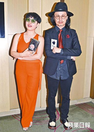鄭敬基夫婦認為大家如果愛香港，就應該參加後日的遊行。攝影：陳俊強袁嘉敏有留意新聞，表態會身體力行上街發表意見。何婉盈後日因為要湊女，所以會精神上支持遊行。攝影：沈健程龍小菌質疑政府是否聽取民意。