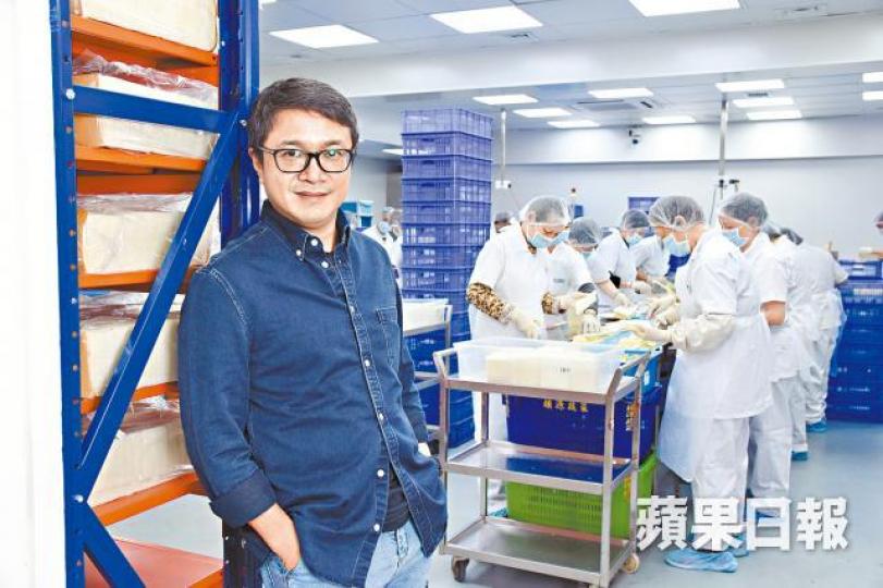 方家煌租了新蒲崗工廈作工場,成為7-11其中一間三文治供應商。 方家煌租了新蒲崗工廈作工場,成為7-11其中一間三文治供應商。