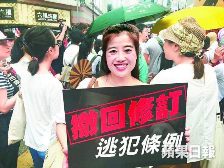 區麗莊對撤回條例感悲觀,「但只要香港好,唔驚秋後算賬」。
區麗莊對撤回條例感悲觀,「但只要香港好,唔驚秋後算賬」。