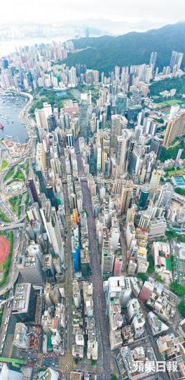 市民由維園起步,從銅鑼灣慢慢步向灣仔。
市民由維園起步,從銅鑼灣慢慢步向灣仔。