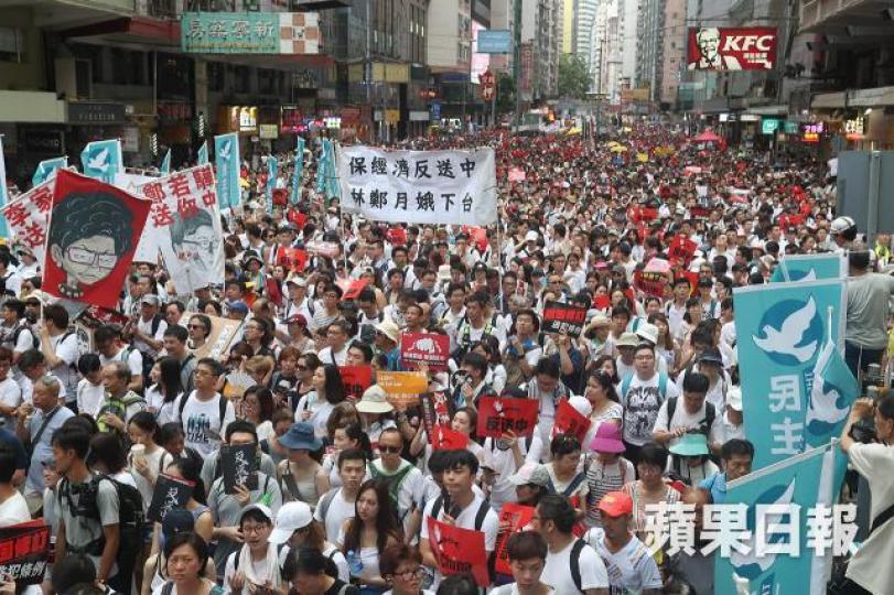 在現實政治裏,百萬人上街,修例還是會繼續,人頭只是夢幻泡影。 資料圖片
在現實政治裏,百萬人上街,修例還是會繼續,人頭只是夢幻泡影。 資料圖片