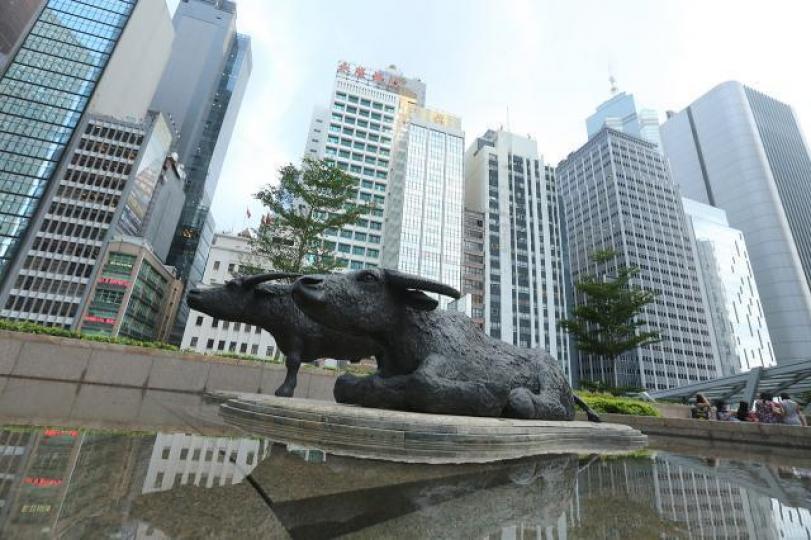 香港回歸到近幾年,特殊國際地位其實一早名存實亡。港股長遠必然出現更大嘅估值折讓。 資料圖片
香港回歸到近幾年,特殊國際地位其實一早名存實亡。港股長遠必然出現更大嘅估值折讓。 資料圖片