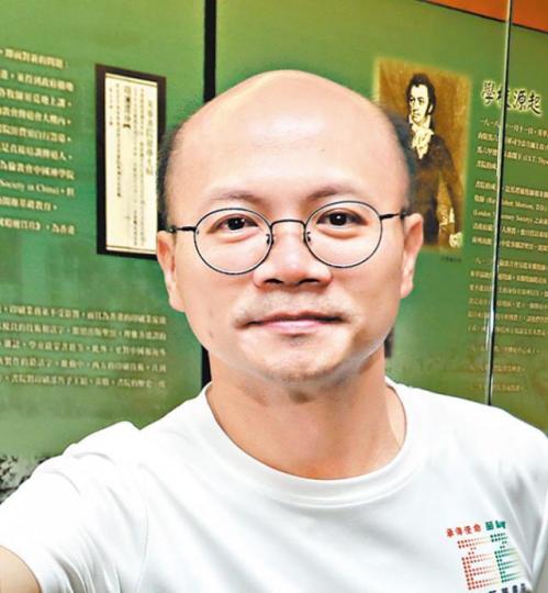教協會長馮偉華(左)指將舉行集思會商討全港罷課;旁為副會長葉建源。董立華攝
教協會長馮偉華(左)指將舉行集思會商討全港罷課;旁為副會長葉建源。董立華攝