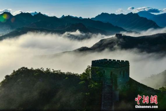 河北承德：雨後金山嶺長城現雲海景觀...