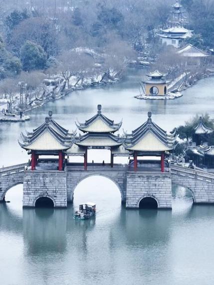 揚州瘦西湖 落雪成畫......