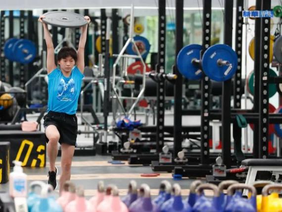 「專注自己」——中國跳水隊解密「水花消失術」...