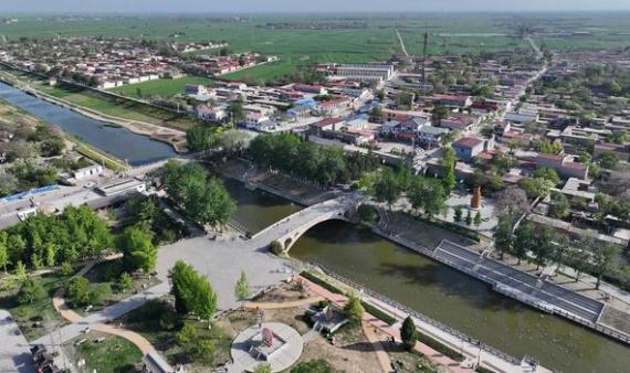 The Zhaozhou Bridge over the Xiaohe River...