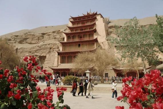 Study travel fuses education and tourism to offer students the chance to step out of the traditional... Study travel fuses education and tourism to offer students the chance to step out of the traditional...