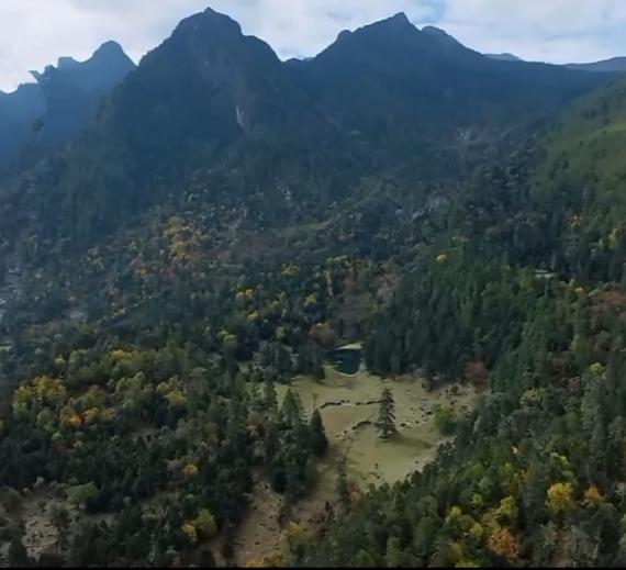 人在山中,
            煩惱盡空！...