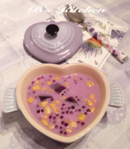 留在家,最好制作甜品給家人分享:
粟米紫薯西米露
食材: (3-4人) 30分鐘內
紫蕃薯 約150g
西米: 120g
清水: 1kg
冰糖 約200g
椰漿 400m... 留在家,最好制作甜品給家人分享:
粟米紫薯西米露
食材: (3-4人) 30分鐘內
紫蕃薯 約150g
西米: 120g
清水: 1kg
冰糖 約200g
椰漿 400m...