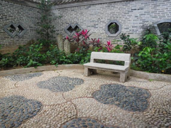 往內園,,坐吓,,賞吓花！...
